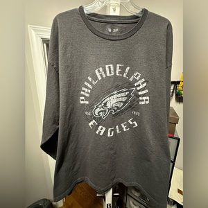 Men’s long sleeve NFL Team apparel in size 2 extra large.